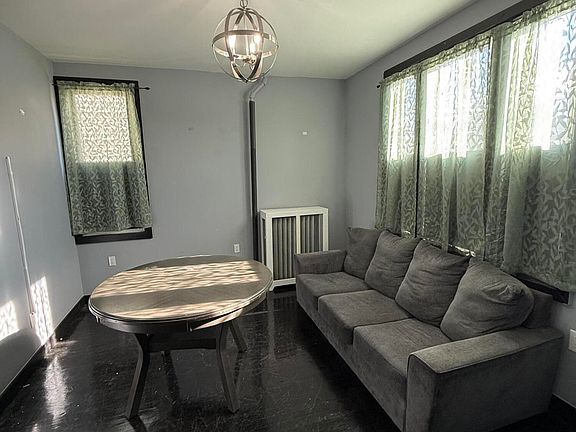 5th image of 162 W Green St