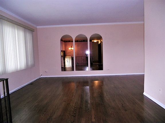4th image of 9170 Meadowview Dr