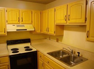 26 10th St W UNIT 303, Saint Paul, MN 55102