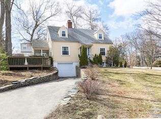 309 Oaklawn Ave, Cranston, RI 02920