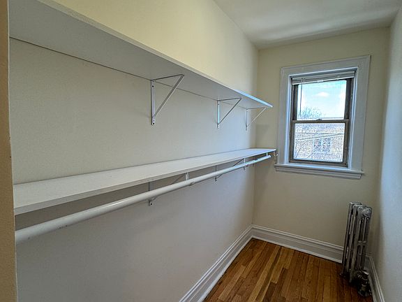 5th image of 6185 N Winchester Ave APT 3