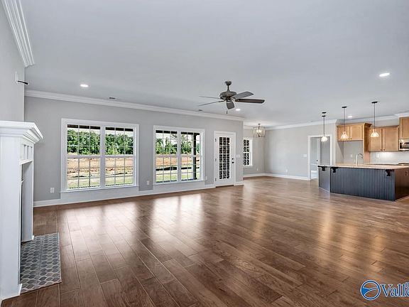 4th image of 116 Pat Cain Dr