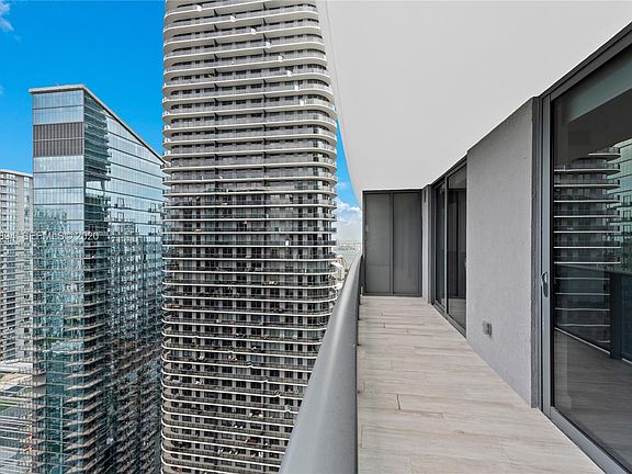 2nd image of 45 SW 9th St #1302