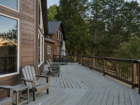 4th image of 987 Mount Olivet Rd
