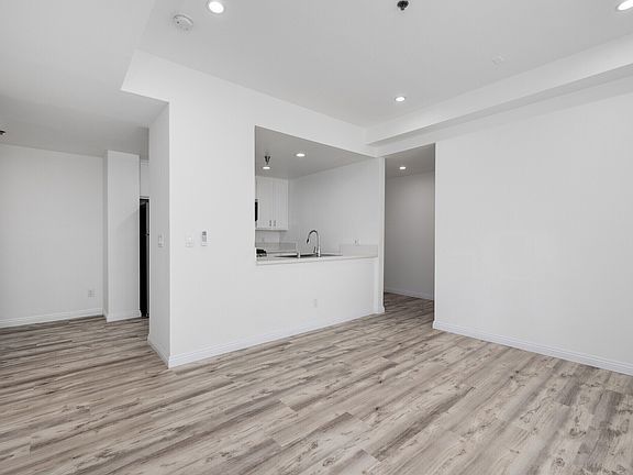 5th image of 1347 23rd St APT 101