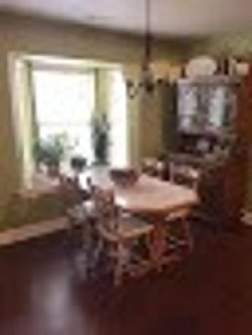 Cute Home Close to The Square — Photo 3