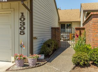 10305 SW Greenleaf Ter, Tigard, OR 97224