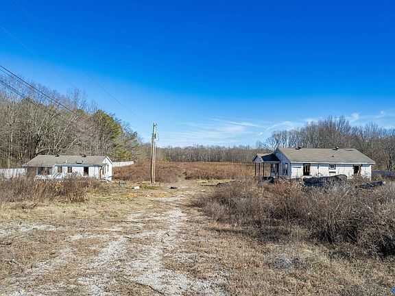 3rd image of 1589 Scott Rd
