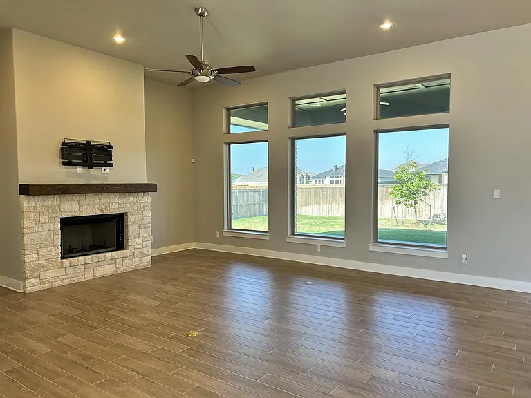 6426 Clayton Ct — Photo 5