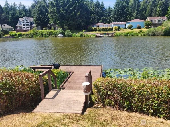 266 Overlake Street NE, Ocean Shores, WA 98569