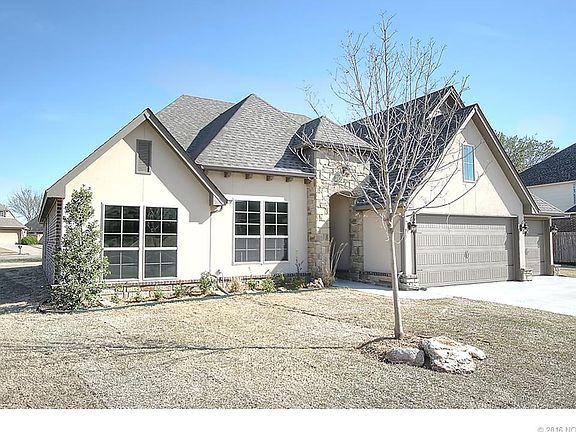 2nd image of 9409 N 104th Ave E