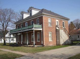 117 Front St, Cassville, WI 53806