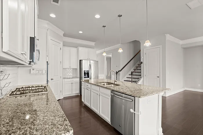 427 Suwanee Park Ter — Photo 15