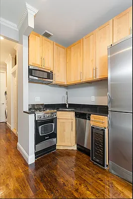 Rented by REAL New York | media 7