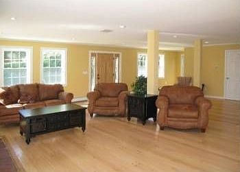 2nd image of 1578 Country Club Rd