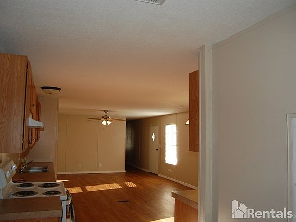 4th image of 1611 Wildwood St