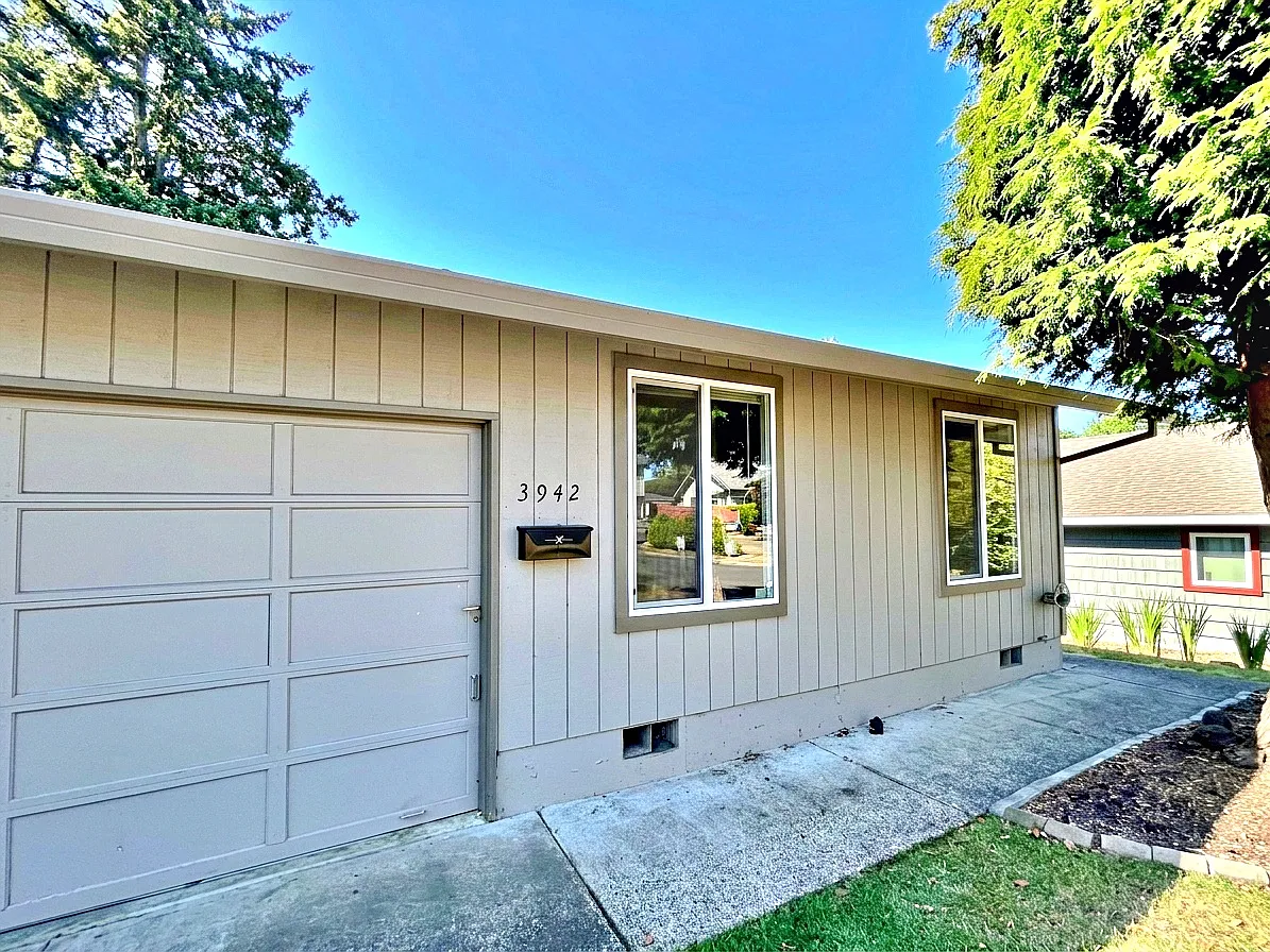 2 bed, 1030 sqft, $1,850 — Photo 2