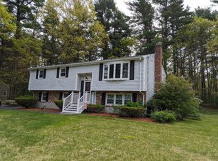 298 Ramblewood Dr, Raynham, MA 02767
