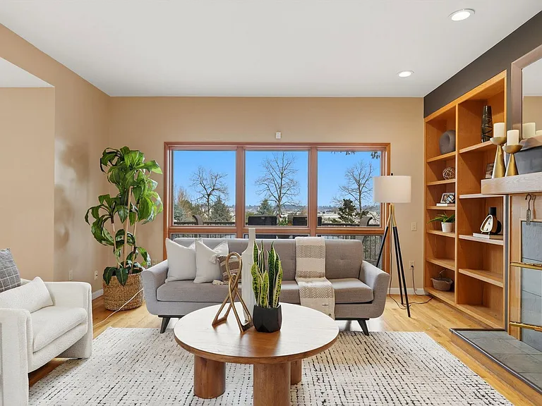 2935 NW Thurman St — Photo 8