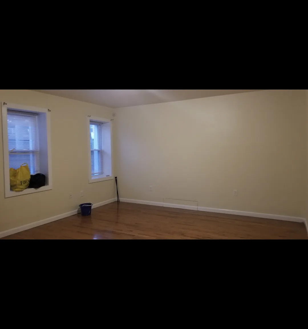 3 bed, 1100 sqft, $2,000 — Photo 4