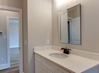 32 Saralan Garden Dr, Crawfordville, FL 32327
