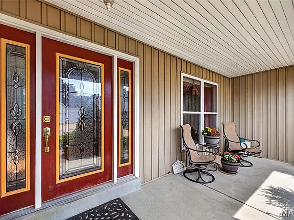 3rd image of 3149 Crystal Lake Dr