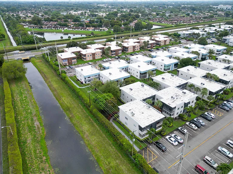 362 Burgundy Ave #H — Photo 33