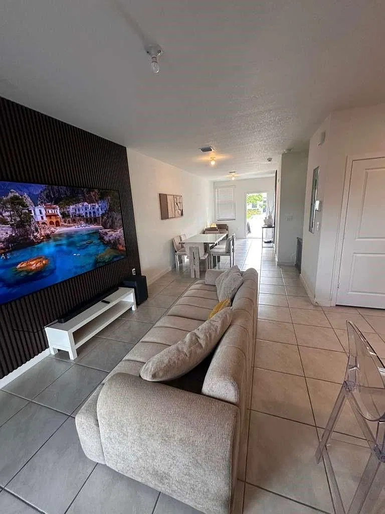 4 bed, 1580 sqft, $3,000 — Photo 4