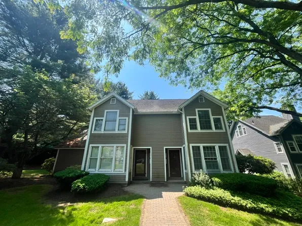 11 Amity Pl, Amherst, MA