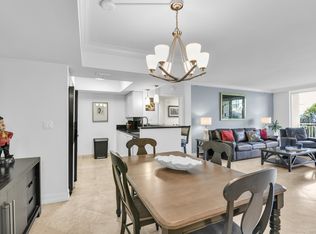 99 SE Mizner Blvd APT 848, Boca Raton, FL 33432