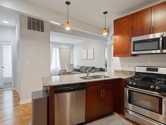 2nd image of 7226 N Rogers Ave APT 3