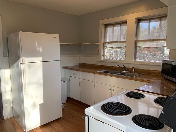 3rd image of 2628 Berkley Dr #B