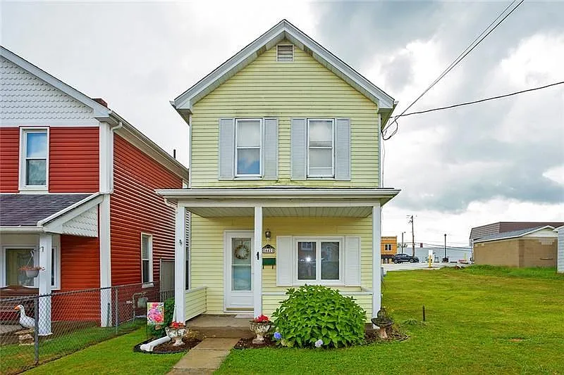 442 Henry St photo 1