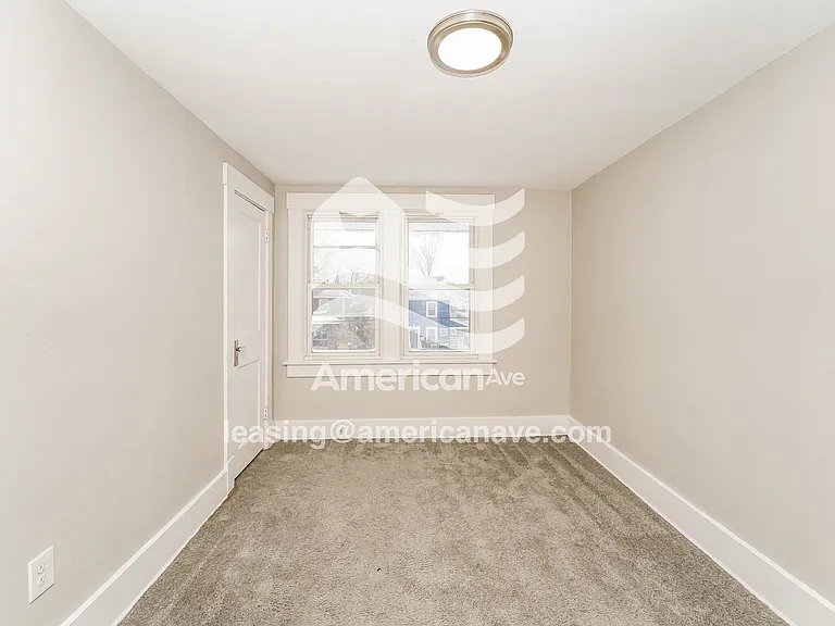 1732139_012_bedroom_13.jpg