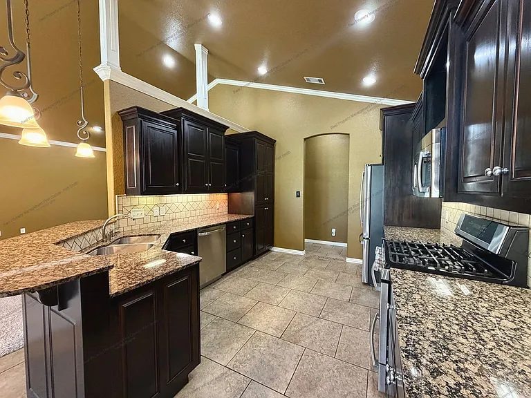 3718 Brighton Pl — Photo 10