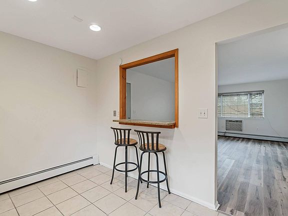 5th image of 1 Holts Ln Floor 2