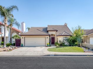956 Robinson Ave, Clovis, CA 93612