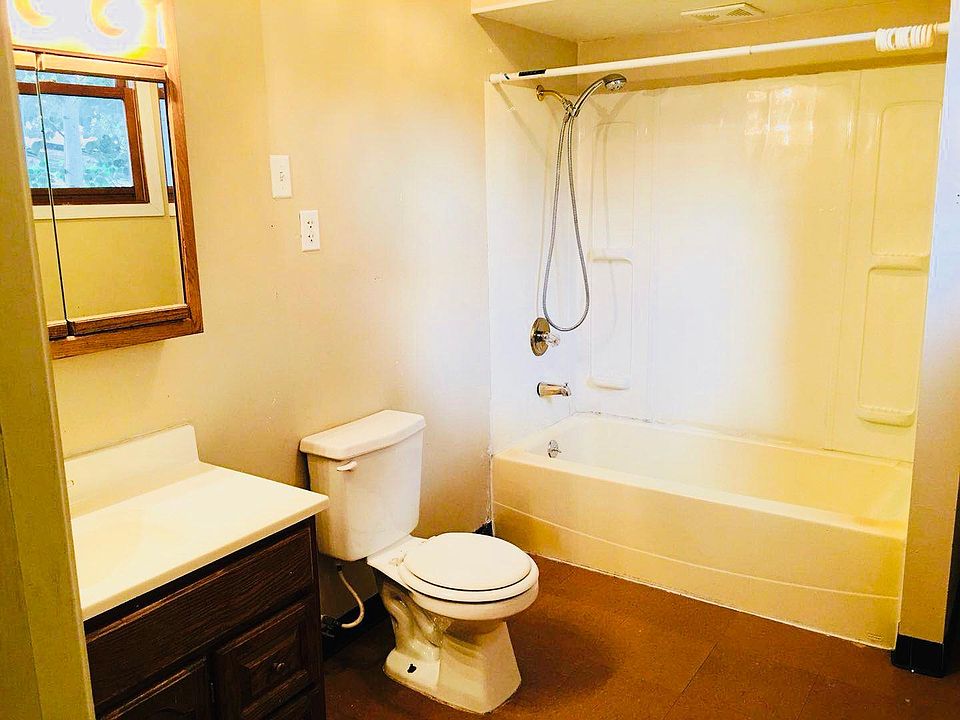 2nd image of 1916 E Sheridan St #1