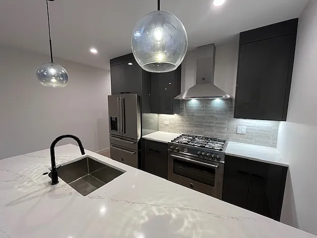 4333 N Western Ave #3 — Photo 1