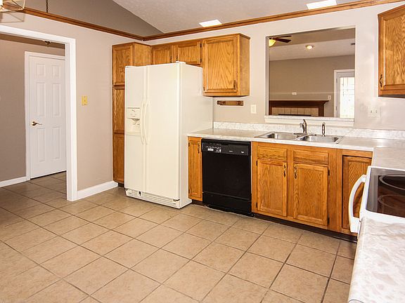 3rd image of 5943 Sycamore Forge Dr