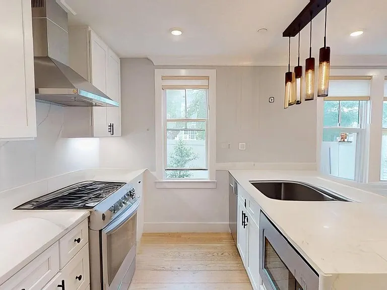 83 Alpine St #3 — Photo 2