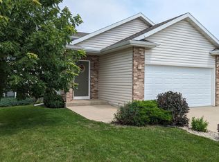 5359 Castleview Dr NW, Rochester, MN 55901