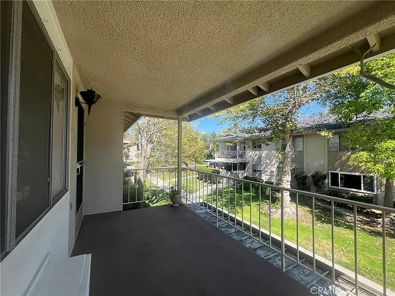 391 Avenida Castilla #O — Photo 14