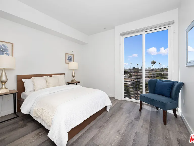 1055 S Serrano Ave #505 — Photo 16