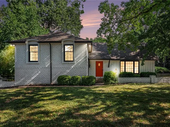 3322 W 95th St, Leawood, KS 66206