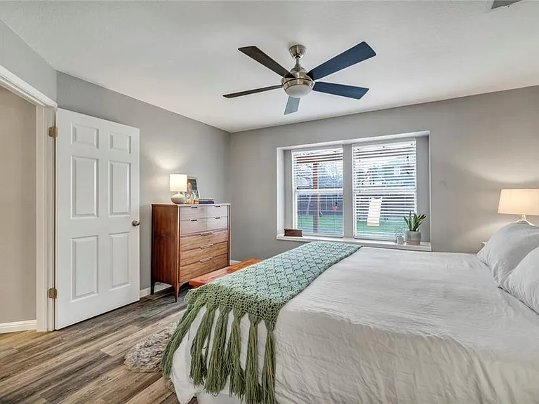 1808 Sylvia Ln — Photo 12
