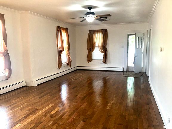 2nd image of 1008 E Boulevard St