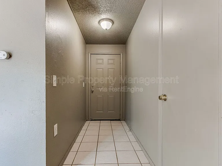 4008 SE 47th St — Photo 3