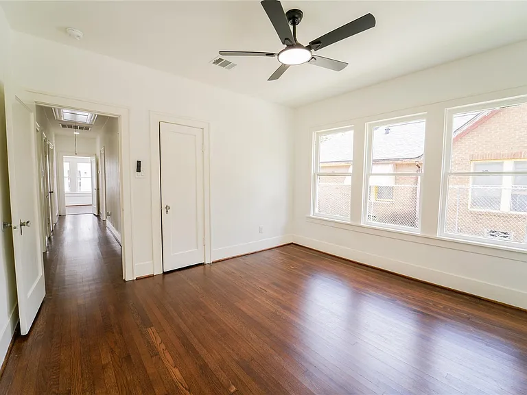 1569 Elliott St — Photo 13