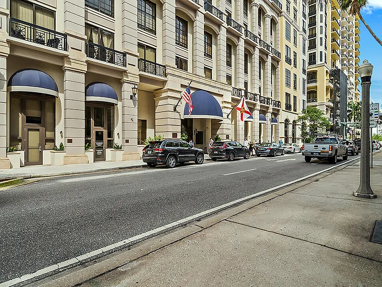 801 S Olive Ave #425 — Photo 46